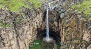 Van'da yağışlar Yaşar Kemal Şelalesi'nin akma süresini uzattı