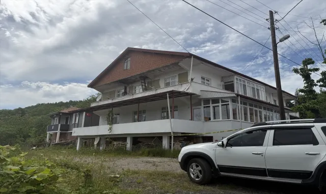 Zonguldak'ta evinde bıçaklanan kişi hayatını kaybetti