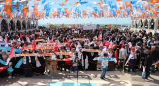 AK Parti Genel Başkan Yardımcısı Büyükgümüş, Van'da partililere hitap etti: