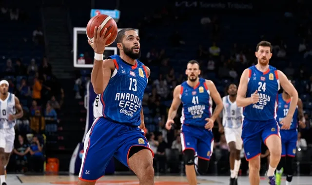 Anadolu Efes, Alman basketbolcu Nick Weiler-Babb'e veda etti