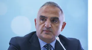 Bakan Ersoy'dan sanatçı İbrahim Tatlıses'e geçmiş olsun ziyareti