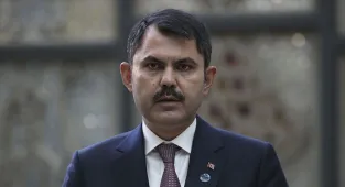 Bakan Kurum, Londra'da İngiltere Enerji Güvenliği ve Sıfır Emisyon Bakanı Miliband ile görüştü