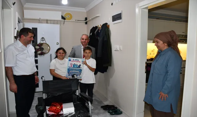 Bilecik'te E-Atık Hayra Katık projesiyle engelli öğrencilere tekerlekli sandalye alındı
