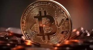 Bitcoin 2 ayın en düşük seviyesine geriledi