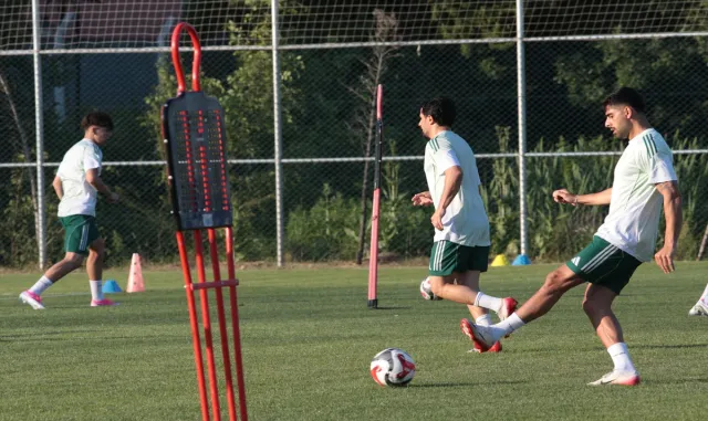 Esenler Erokspor, Bolu'da kampa girdi