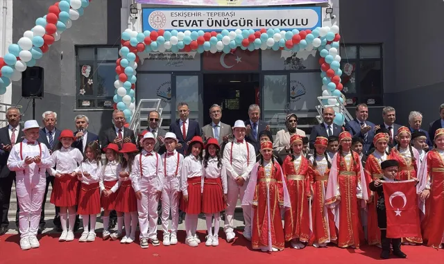 Eskişehir'de eğitime kazandırılan Cevat Ünügür İlkokulu törenle açıldı