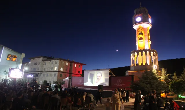 Gezen Sinema Tırı, Zara'da vatandaş ve öğrencilerle buluştu