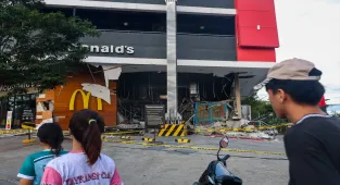 GÜNCELLEME 5 - Filipinler'in Mindanao bölgesinde meydana gelen 7,8 büyüklüğündeki depremde 32 kişi öldü