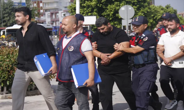 GÜNCELLEME - Antalya'da uyuşturucu operasyonunda 8 şüpheli tutuklandı