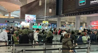 GÜNCELLEME - Hamburg Havalimanı’nda uçuşlar yeniden başladı