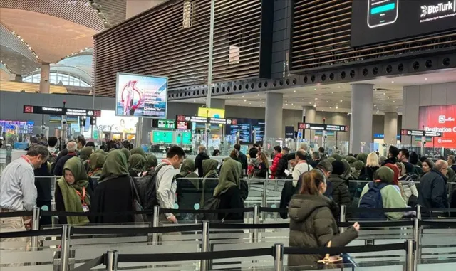 GÜNCELLEME - Hamburg Havalimanı’nda uçuşlar yeniden başladı