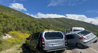 GÜNCELLEME - Isparta'da iki otomobilin çarpıştığı kazada 2 kişi öldü, 4 kişi yaralandı