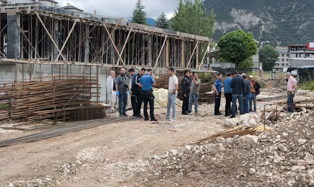 GÜNCELLEME - Kütahya'da inşaat iskelesinin çökmesi sonucu 2 işçi öldü, 2 işçi yaralandı