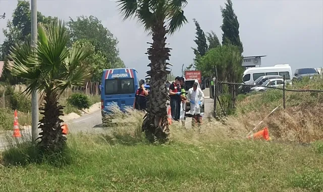GÜNCELLEME - Osmaniye'de cezaevinin önünde silahlı saldırıya uğrayan 2 kişi yaralandı