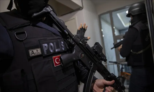 Güney Kore'deki ABD hava üssüne yolsuzluk iddiasıyla baskın yapıldı