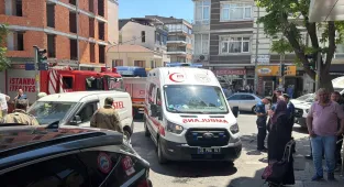 İstanbul'da metruk binada kısmi çökme meydana geldi
