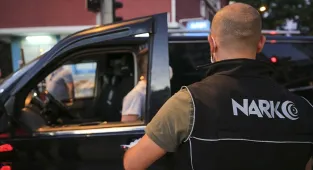 İstanbul polisinden Beyoğlu'nda narkotik denetimi
