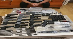 İzmir'de suç örgütleri operasyonunda yakalanan 10 şüpheli tutuklandı