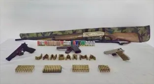 Kırşehir'de ruhsatsız silah ele geçirildi