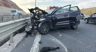 Kocaeli'de tankerle çarpışan cipin sürücüsü ağır yaralandı