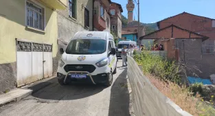 Kütahya'da bir kadın, oğluyla yaşadığı evde ölü bulundu