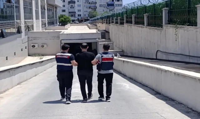 Mersin ve İzmir'de terör örgütü üyesi oldukları iddiasıyla yakalanan 2 şüpheli tutuklandı