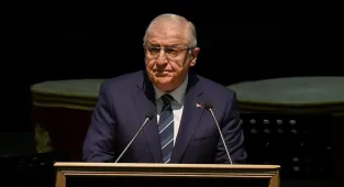 Milli Savunma Bakanı Güler, Kahramanmaraş'ta şehit ailesini ziyaret etti