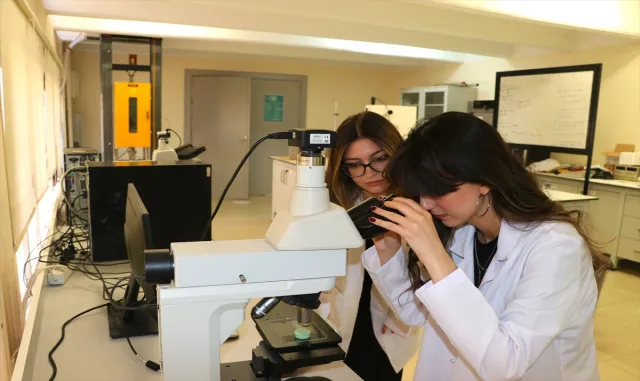 Öğrenciler yumurta kabuğunu geri dönüştürerek implantlarda kullanılabilecek biyomalzeme üretti