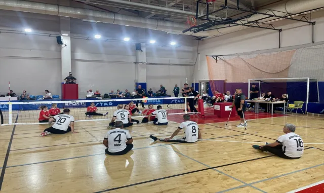 Oturarak voleybolda 1. Lig ve Süper Lig terfi müsabakaları Bolu'da devam ediyor