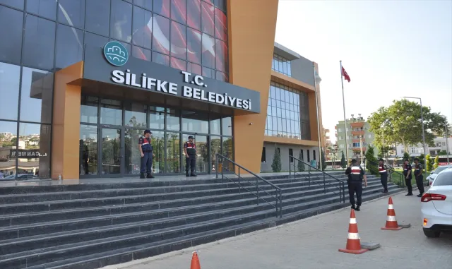 Silifke Belediyesine yönelik soruşturmada Başkan Yardımcısı Yörükçü de gözaltına alındı