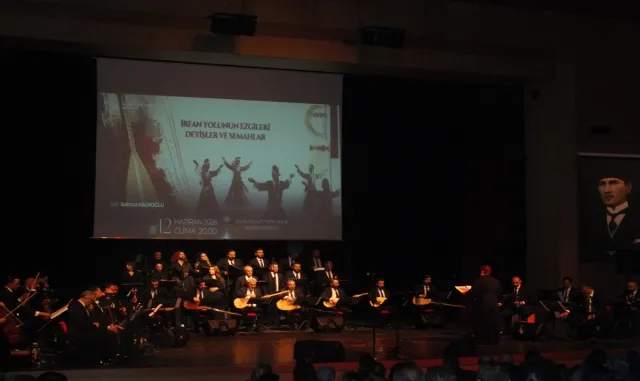 Sivas'ta Devlet THM Korosu ses sanatçıları konser verdi