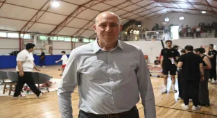 TBF Başkan Vekili Erdenay ile Litvanyalı eski basketbolcu Milaknis gençlerle buluştu