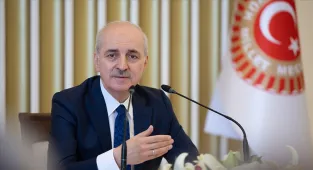 TBMM Başkanı Kurtulmuş, Çanakkale'de Nusret Mayın Gemisi'yle boğazı geçti