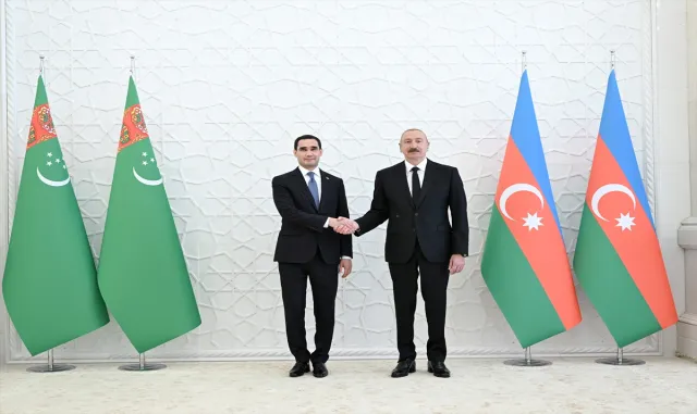 Türkmenistan Devlet Başkanı Serdar Berdimuhammedov Azerbaycan'da temaslarda bulundu