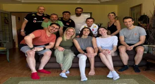 TVF heyetinden Karmen Aksoy'a moral ziyareti