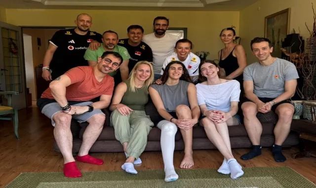 TVF heyetinden Karmen Aksoy'a moral ziyareti