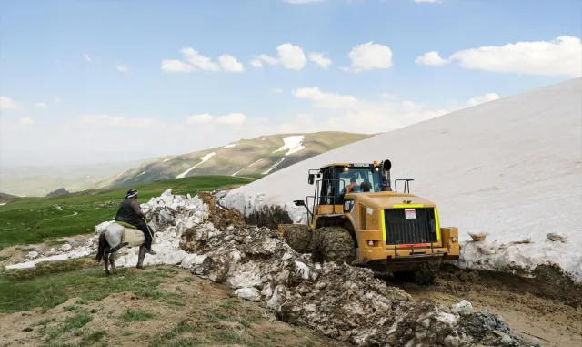 Van'da kış boyunca kapalı olan yayla yolları açıldı