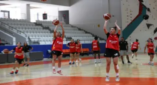 16 Yaş Altı Kız Basketbol Milli Takımı, Avrupa Şampiyonası için Çanakkale'de kampa girdi
