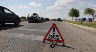 Hindistan'da otobüs kazasında 6 kişi öldü, 22 kişi yaralandı