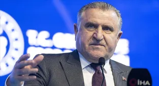 Bakan Bak, milli bisikletçi Ramazan Yılmaz'ı kutladı