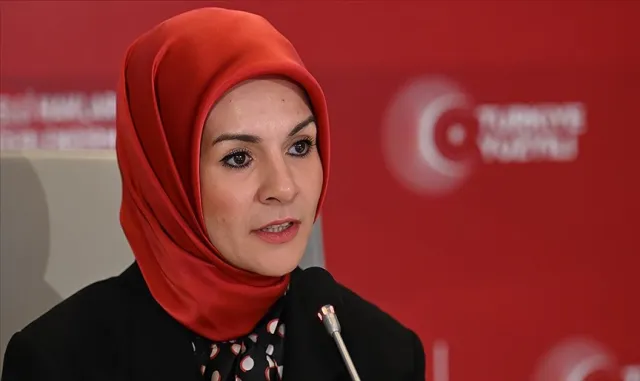 Bakan Göktaş, Grammy Ödülleri'nde oy kullanacak Büşra Kayıkçı'yı tebrik etti