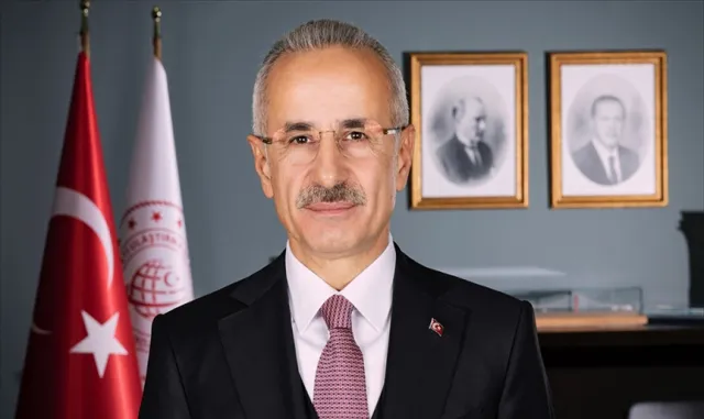 Bakan Uraloğlu, Başakşehir-Nakkaş Otoyolunda incelemelerde bulundu: