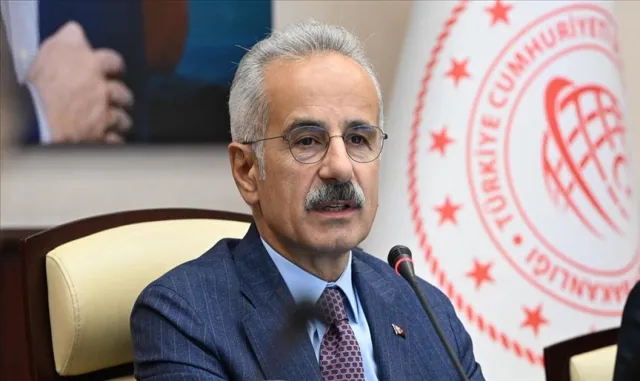 Bakan Uraloğlu, Pakistan Federal Demir Yolları Bakanı Abbasi ile görüştü