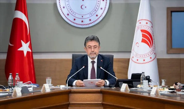 Bakan Yumaklı, orman yangınlarındaki son durumu değerlendirdi