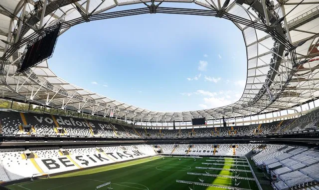 Beşiktaş Kulübü Başkanı Serdal Adalı, Trossard'ın transferi için yarın Hollanda'ya gidecek