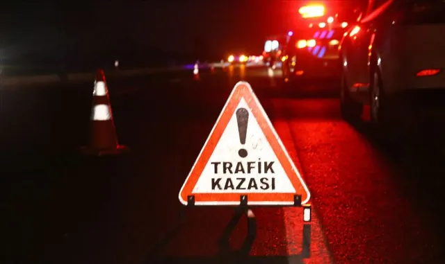 Bitlis'te otomobil ile SUV tipi aracın çarpışması sonucu 3 kişi yaralandı