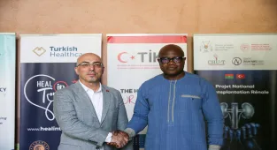 Burkina Faso Sağlık Bakanı Kargougou, Türk hekimlerin ameliyat ettiği hastaları ziyaret etti: