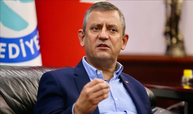 CHP'li Sarıgül, halkın Özgür Özel'in yanında olduğunu söyledi