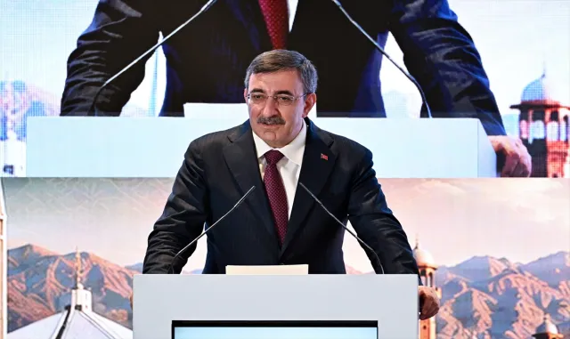 Cumhurbaşkanı Erdoğan ile Pakistan Başbakanı Şerif, heyetler arası görüşmeye başkanlık yaptı