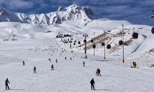 Erciyes Yüksek İrtifa Kamp Merkezi yeni sezona hazır